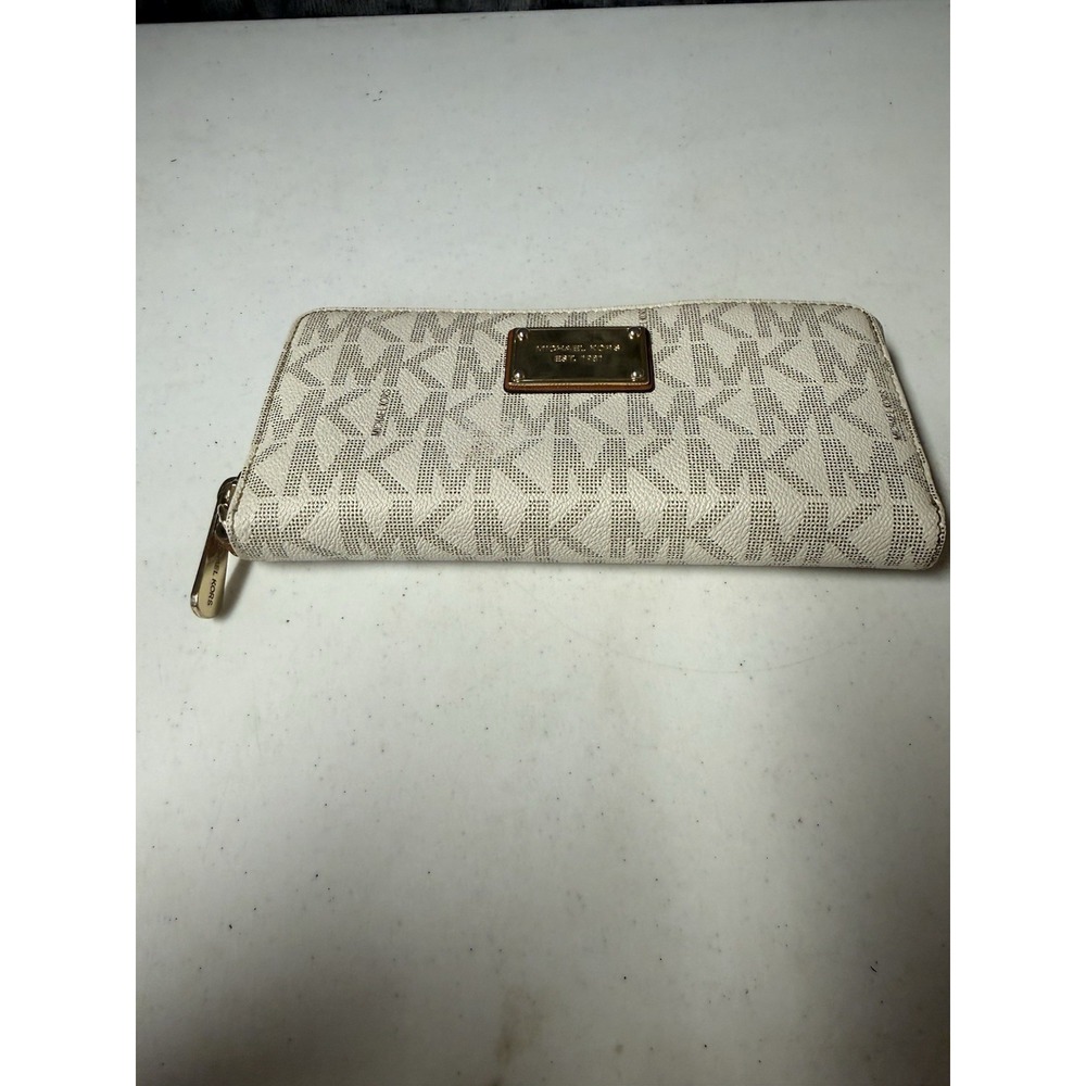 Michael Kors Jet Set Vanilla Continental Zip Around Wallet